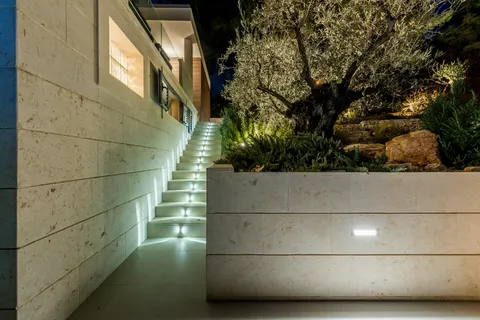 Brač, Milna - Moderna vila prvi red uz more, 264 m2