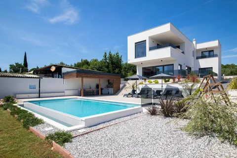 Istra, Medulin - Prekrasna villa s wellnessom NKP 190 m2 nadomak mora