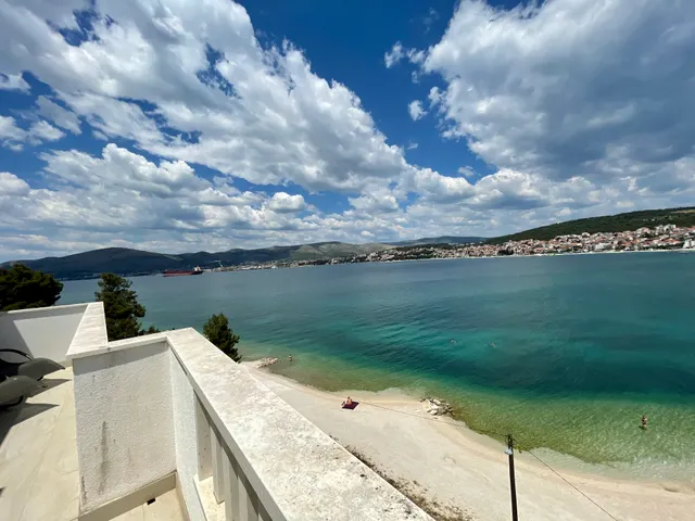 Čiovo – Trosoban stan 70 m², 1. red do mora