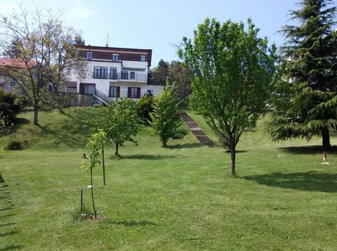 Zagreb, Pantovčak -Luksuzna samostojeća kuća s velikom okućnicom