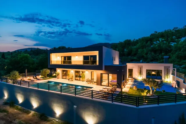 Makarska, Zagvozd - Luksuzna vila s bazenom 270 m2