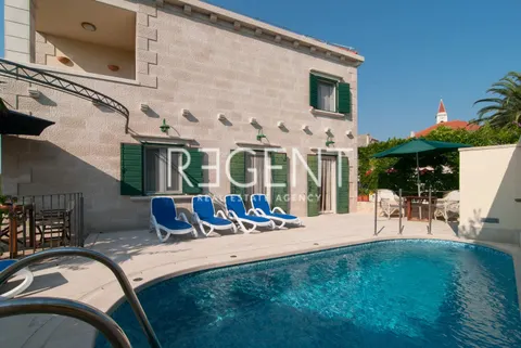 Brač, Mirca- kamena vila s pogledom na more, 300m2