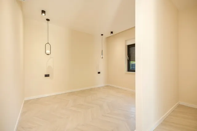 Trogir - Nova moderna vila od 300m2 s bazenom i jacuzzijem
