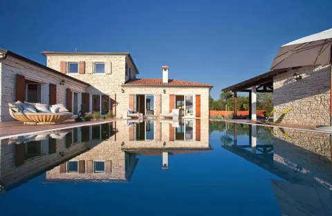 Istra, Vodnjan - Prekrasna kamena vila 230 m2