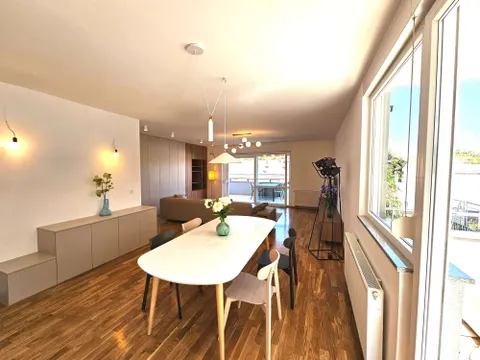 Zagreb, Pantovčak - Luksuzan četverosoban stan s terasom 166 m2 + garaža , prvi najam