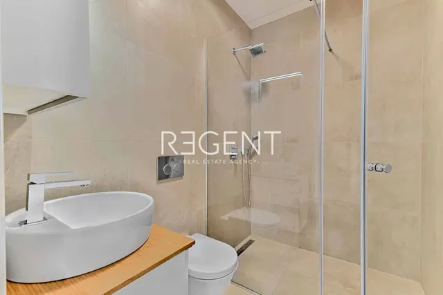 Zagreb, Ban Centar – Trosoban stan 131 m2
