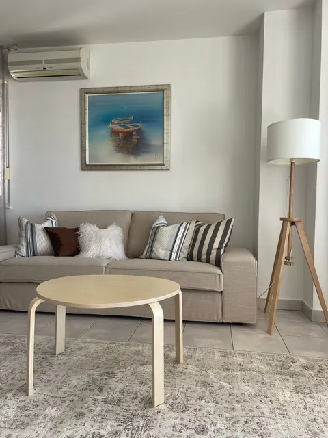 Split, Žnjan - Dvosobni stan sa loggiom i pogledom na more 100 m2
