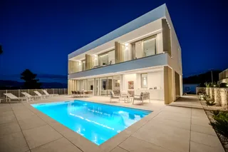 Brač, Sutivan - Predivna vila u blizini mora, 274m2