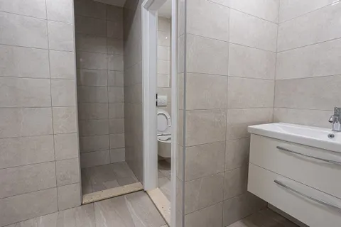 Trogir, Plano - Trgovačko-prodajno skladište 1600 m2