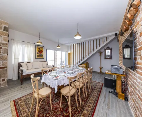 Otok Pašman – Kamena kuća uz more