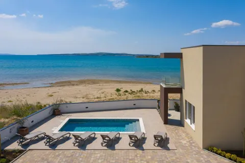 Zadar – Vila na pješčanoj plaži