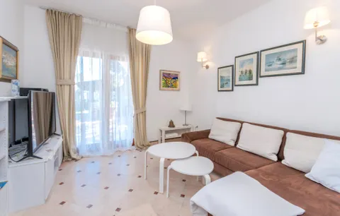 Otok Ugljan – Prekrasne kamene kuće prvi red do mora
