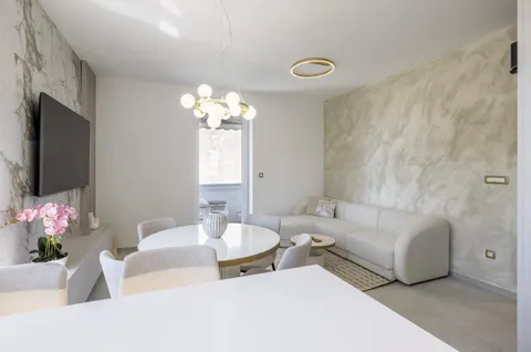 Split, Bačvice - Luksuzan dvosoban stan 64 m2 DUGOROČAN NAJAM