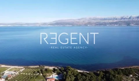Brač, Supetar - atraktivno građevinsko zemljište 3901 m2 sa pogledom na more