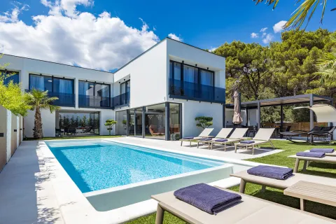 Istra, Medulin - Prekrasna moderna vila 220 m2