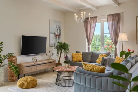 Istra, Višnjan - Luksuzna vila s bazenom i panoramskim pogledom 170 m2