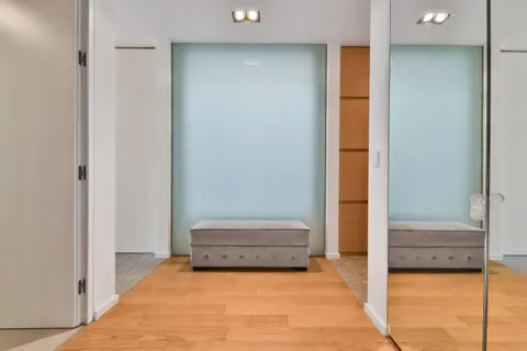 Zagreb, Ban Centar – Trosoban stan 131 m2 najam