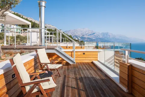 Omiš – Ekskluzivna vila s bazenom i panoramskim pogledom