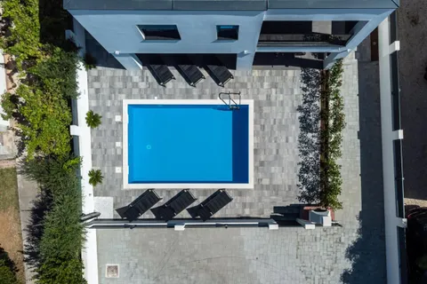 Zadar, Vrsi - Luksuzna vila s bazenom, novogradnja