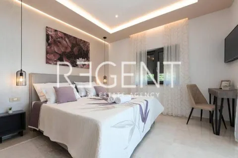 Istra, Tinjan – Elegantna vila s bazenom