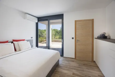 Krk, Linardići - Moderna luksuzna vila s infinity bazenom i pogledom na more 200m2