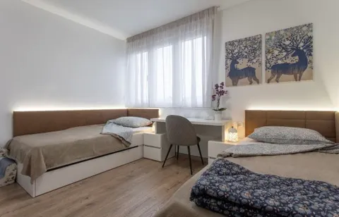 Split, Plokite - Dvosoban stan sa loggiom 60 m2 DUGOROČAN NAJAM