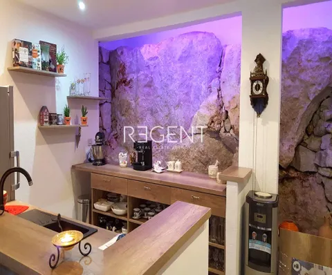 Vis – Prekrasna vila s pogledom na more 300 m2