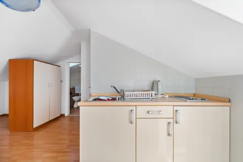 Makarska, Centar - Apartmanska kuća u blizini centra bruto površine 186 m2