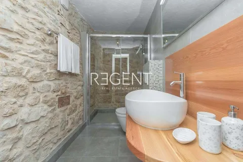 Crikvenica - Bajkovita kamena vila 200 m2