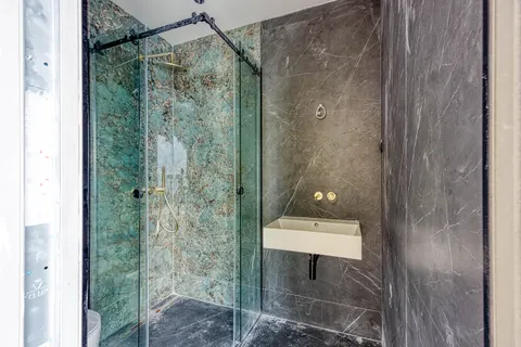 Kvarner, Opatija - Luksuzan penthouse s bazenom, novogradnja 275 m2