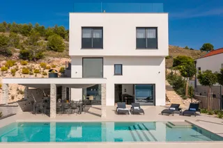 Šibenik, Žaborić - Moderna novoizgrađena vila s bazenom 380 m2