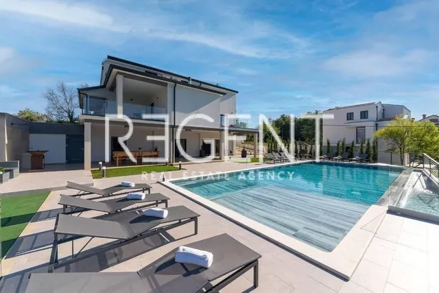 Istra, Tinjan – Elegantna vila s bazenom