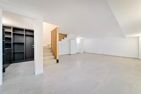 Zagreb, Park Kneževa – Luksuzan troetažni stan 144 m² za Najam