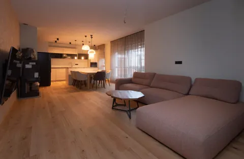 Split, Strožanac - Dvosoban stan s krovnom terasom i lođom 86,38 m²
