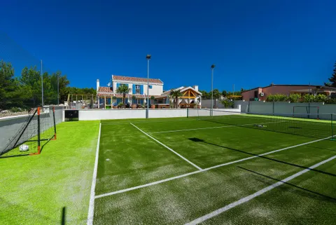 Zadar, Novigrad – Rustikalna vila sa teniskim terenom