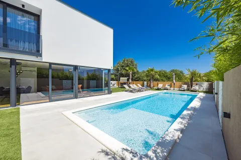 Istra, Medulin - Prekrasna moderna vila 220 m2
