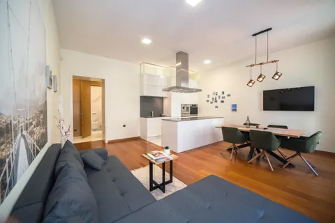 Zagreb, Centar - Luksuzan trosoban stan 76 m2, NAJAM