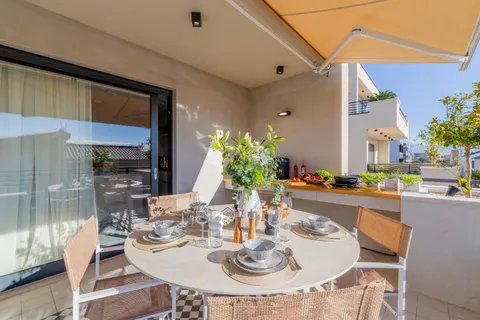 Split, Kaštel Lukšić - Luksuzni Penthouse 110 m2 s terasom
