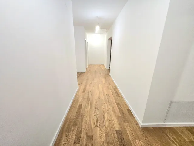 Sveta Nedelja, Kerestinec- Trosoban stan 100 m2