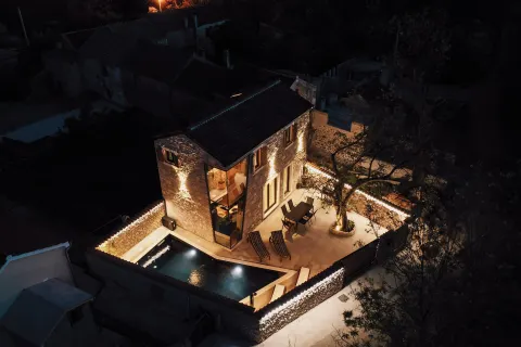 Zadar, Privlaka – Novoizgrađena kameno-moderna vila