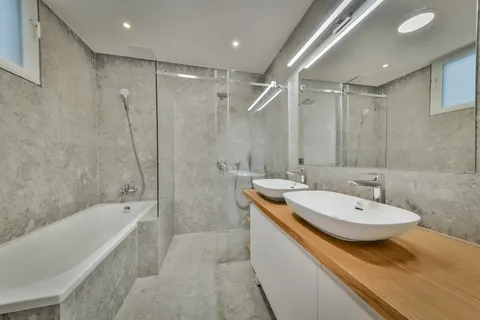 Zagreb, Ban Centar – Trosoban stan 131 m2 najam