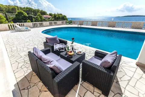Otok Korčula – Unikatna kamena kuća uz more 450 m2
