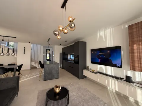 Split, Kaštela - Luksuzna Vila 188 m2 s pogledom na more