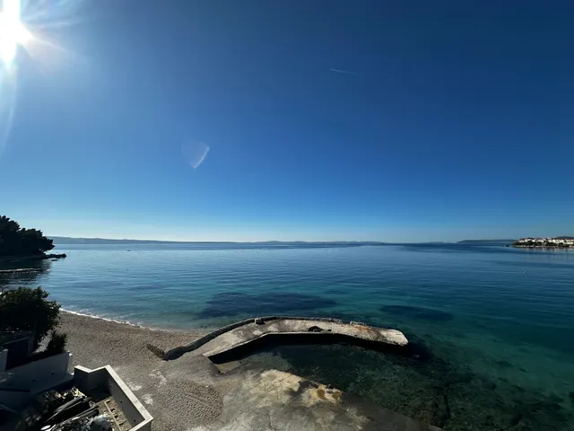 Split, Podstrana - Luksuzan dvoetažni stan prvi red uz more, 200 m2