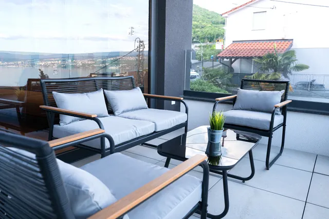 Opatija – Moderan trosoban stan s pogledom na more 139,9 m2
