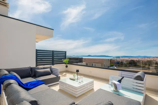 Šibenik, Vodice - Luksuzna vila na Jadranskoj obali