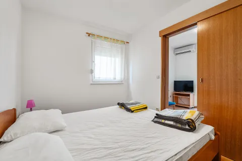 Makarska, Centar - Apartmanska kuća u blizini centra bruto površine 186 m2