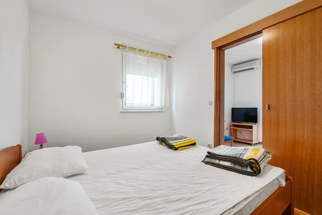 Makarska, Centar - Apartmanska kuća u blizini centra bruto površine 186 m2