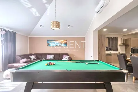 Istra, Tinjan – Prekrasna moderna vila s bazenom 260 m2