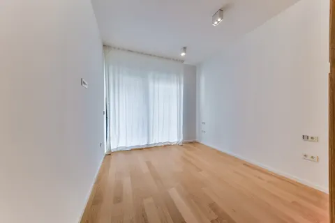 Zagreb, Ban Centar – Trosoban stan 131 m2 najam